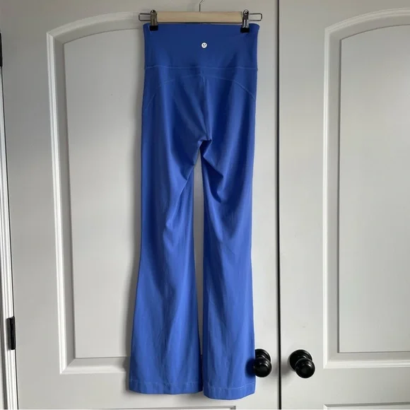 EUC Lulu 🍋Lululemon Groove Super-High-Rise Flared Pant Nulu - Wild Indigo - Picture 5 of 9